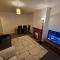 Millmead Apartment in central Guildford with parking