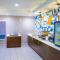 La Quinta Inn & Suites by Wyndham Fayetteville I-95