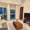 One Uptown BGC Modern & Spacious, Great Location, 200mbps & washer - Manila