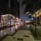 One Uptown BGC Modern & Spacious, Great Location, 200mbps & washer - Manila