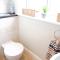 Modern 2-Bed Duplex - 10 Mins to City Centre