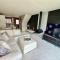 Fantastic 2-Bed House with Parking - Hosted by Hutch Lifestyle