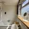 Fantastic 2-Bed House with Parking - Hosted by Hutch Lifestyle