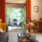 Hayne Barn Estate - 6 Luxury Lodges with private hot-tubs- 1 studio-loft without hot-tub
