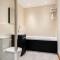 East Trenean Farm Cottages -4 Luxury Cornish Cottages sleeping 20 with hot tubs, private gardens, rural views and EV facilities