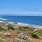 Beautiful Falcon Bay - B & B Accommodation