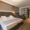 Hotel Giralda Center