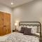 Kayaks and Dock Lakefront Retreat in Alexandria - 亚历山德里亚