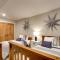 Kayaks and Dock Lakefront Retreat in Alexandria