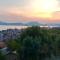 Suite privada con jacuzzi y vista al lago