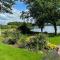 Tarn End Cottage with view to Talkin Tarn, near Lake District - 布兰普顿