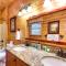 Spacious Ellijay Hideaway with Hot Tub and Game Room! - Эллиджей