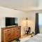 FirePit~Horseshoes~King Bed~Near Lake, Wine, Farms
