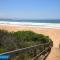 Breathe - Pet Friendly - 2 Mins Walk to Beach