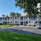 Stunning 2-Bedroom plus Den Condo in Greenlinks Resort
