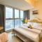 Cityscape View 2BR in Uptown BGC w 200mbps WiFi - Manila