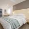 Luxury VILLA BANE, heated private pool and jacuzzi, sandy beach 120m far, 12 pax