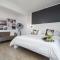 Luxury VILLA BANE, heated private pool and jacuzzi, sandy beach 120m far, 12 pax