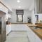Luxury VILLA BANE, heated private pool and jacuzzi, sandy beach 120m far, 12 pax