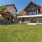 Vineyard Cottage Lan On The Hill - Happy Rentals