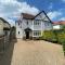 Ascot stunning and modern 4 bedroom town house with 156 sq ft garden office 28