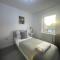 Bracknell Contemporary Stylish 3 bedroom in