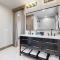 Winter Park Condo w/Hot Tub & 4 Mi to Skiing