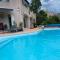 VILLA MARILIS