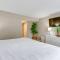 Walk to Shops and Lake Pool-View Osage Beach Unit - 欧塞奇比奇