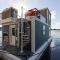 New Floating Luxury: Unique Houseboat Retreat - Fleming Island