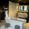 Modern Spacious Cottage with Hot Tub, Flora Studio