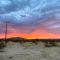 Twin Palms Desert Getaway - Jacuzzi, Fire pit, Meditation room & more - Joshua Tree