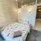 New 2 Modern Lux Apartment
