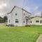 Cozy Starkville Apartment Walk to Main Street!