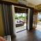 Entire Private Beachfront Villa in Siargao - 卢纳将军城