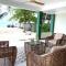 Entire Private Beachfront Villa in Siargao - 卢纳将军城