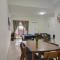 No 68 Sunlight Homestay 4R3B - 24 Pax, Karaoke
