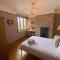 3 Bed Apartment Sleeps 6 Country House in Warwick