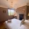 3 Bed Apartment Sleeps 6 Country House in Warwick - Warwick