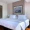 Picturesque 2BR with Balcony in Miraflores - Lima