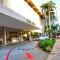 1414- Heart of Waikiki with Kitchen - Free Parking - City View