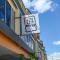 Hotel 98