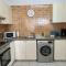Kings Palace - spacious 2-bed with sea views and large patio - Пафос