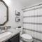 DT/2 Spacious 3BR Suites/FreeParking/SelfCheckin