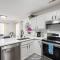 DT/2 Spacious 3BR Suites/FreeParking/SelfCheckin