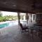 Bright and cheerful 4 bedroom home pool - Boca Raton