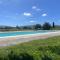 casa rural de un artista en plena naturaleza piscina y parque de esculturas en villarcayo - Villarcayo