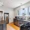 Modern Oakley Retreat - King Bed - Free Parking - Centrally Located - Cincinnati