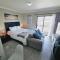 Quantum Heights - Studio Apartment - 2 nights minimum booking