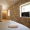 SnowLake Suite & Apartment